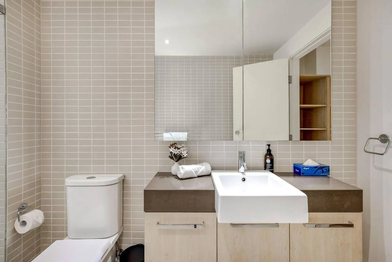 Apartman Cairns Coastal Charmer - Your Waterfront Sanctuary